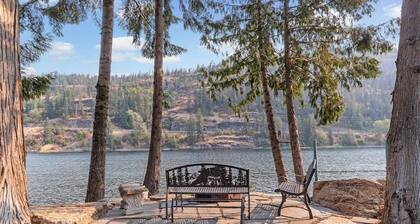 Expansive Riverfront Lodge with Dock, Game Room, Bar & Spacious Deck!