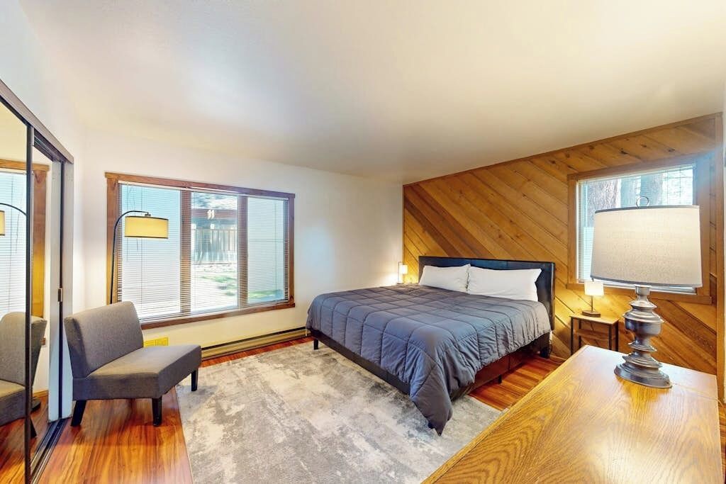 1 habitación, tabla de planchar con plancha, wifi gratis y ropa de cama 