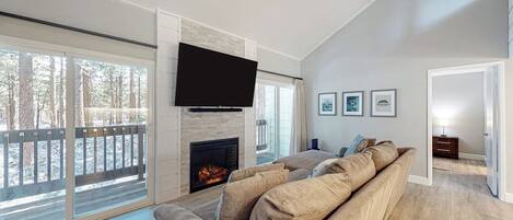 TV, fireplace