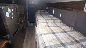 1 bedroom, bed sheets