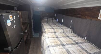 Peaceful 1-bedroom caravan with AC in Mammoth Spring.