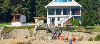 Lakefront hideaway with games, grill, smart TVs, mountain views, & AC