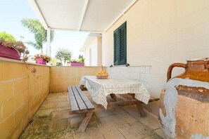 Outdoor dining - Residence La Pineta - Campsite (Otranto)