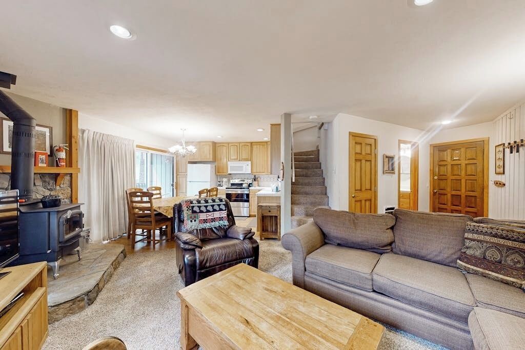 TV, fireplace, DVD player