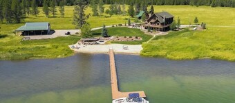 Beautiful, Dog-Friendly Home with WiFi, Private Dock, Beach & Protected Bay