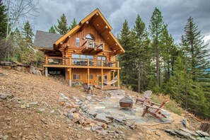 Exterior - Modern, peaceful log cabin in the woods with incredible lake & mountain views (Sagle)