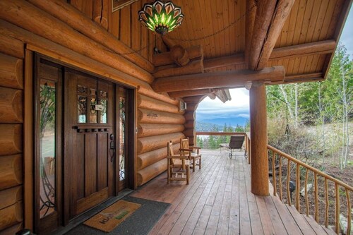 Modern, peaceful log cabin in the woods with incredible lake & mountain views