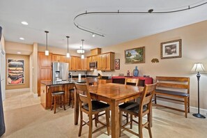 Dining - Lake view condo with WiFi, balcony, fireplace, & shared pool/hot tub/grills (Sandpoint)