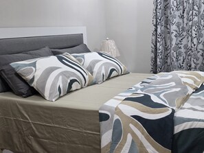 2 bedrooms, iron/ironing board, Internet, bed sheets - Modern 2BR Bronx Stay – Easy NYC Access (Bronx)