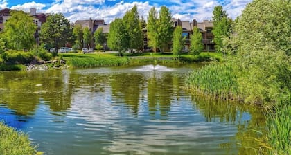 Welcoming Condo with Shared Pools, Hot Tub, Sauna, & Tennis