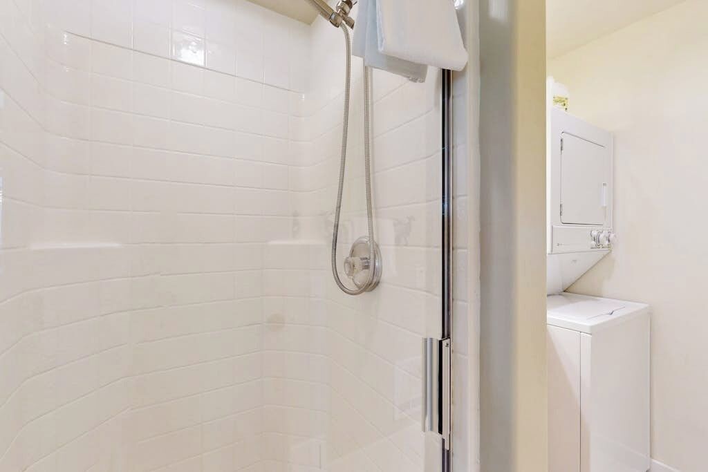 Shower, towels
