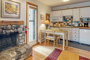 Microwave, stovetop, dishwasher, coffee/tea maker
