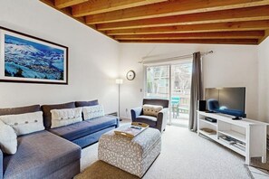 Fireplace, table football, ping pong - Comfy Condo with Shared Pool, Sauna - Near Slopes, Mountain Views (Sun Valley)