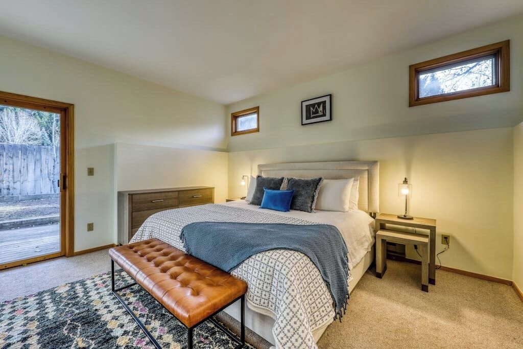 2 bedrooms, WiFi (free), bed sheets