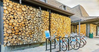 Ski-in/ski-out condo with pool, mountain view, balcony, & easy trail access