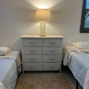 Desk, iron/ironing board, free WiFi, bed sheets - Vrbo Property (Cancún)