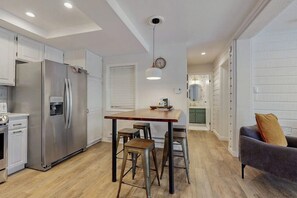 Interior - Newly Renovated Condo with Fireplace, Fast WiFi, Balcony & Shared Pool/Hot Tub (Sun Valley)