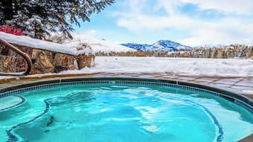 Beheizter Pool