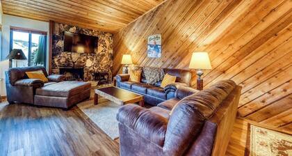 Mountain retreat with golf on-site