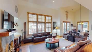 TV, fireplace, stereo