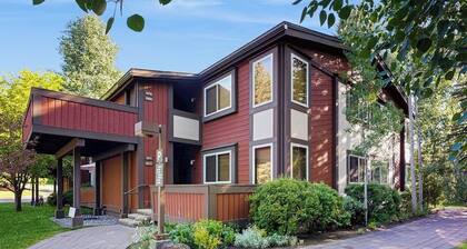 Lovely Studio Close to Dollar Mountain w/Full Kitchen/ Free WiFi/ Deck/ Netflix