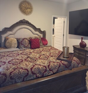 Iron/ironing board, free WiFi, bed sheets