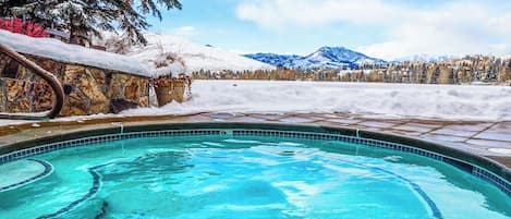 Beheizter Pool