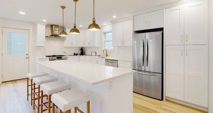 Coastal retreat steps to the beach with smart TVs, desk, grill, children's items