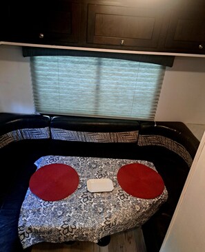 Interior - Cozy 1-bedroom recreational vehicle in  Springfield, Oregon with AC (Springfield)