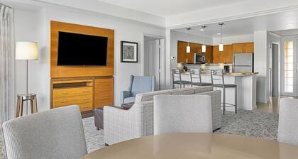 1-bedroom villa suite in Palm Desert/AC/ balcony, on Coachella shuttle bus route