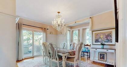Beautifully renovated home walk to boulevard, town & train