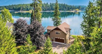 Waterfront home on Echo Lake with dock, amazing view, deck & washer/dryer