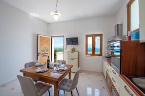 Dining - The White Primrose • Amalfi Coast (Campania)