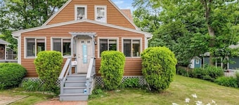 Home with washer/dryer, gas grill, & outdoor dining - walk 5 minutes to beach