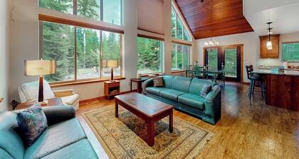 +2-acre home with firepit, grill, & wood stove, kayaks, lawn games, & views