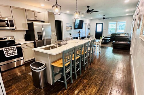 Renovated Gulf Coast Home - Walk to Marina, Dining, & Downtown Carrabelle