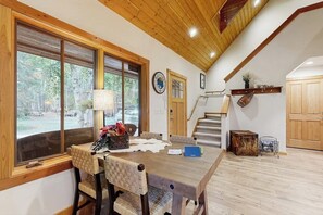 Dining - Big Fork rustic loft cabin with forest views, WiFi, 5 miles to Flathead Lake (Bigfork)