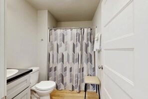 Shower, towels