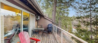 Dog-friendly condo with lake view, hot tub & pool - near beach access