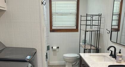 3-bedroom Country House in charming College Station on over 2 Acres