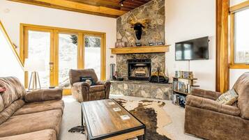 TV, fireplace, DVD player