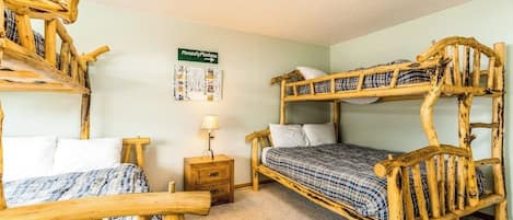 Iron/ironing board, free WiFi, bed sheets