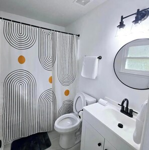 Handtücher, Seife, Toilettenpapier