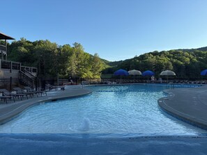 Indoor pool, outdoor pool - Golf + Fishing + Boating, Perfect 2 bedroom + Loft in Big Canoe, Sleeps 6-8 (Jasper)