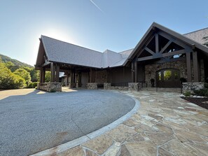 Exterior - Golf + Fishing + Boating, Perfect 2 bedroom + Loft in Big Canoe, Sleeps 6-8 (Jasper)