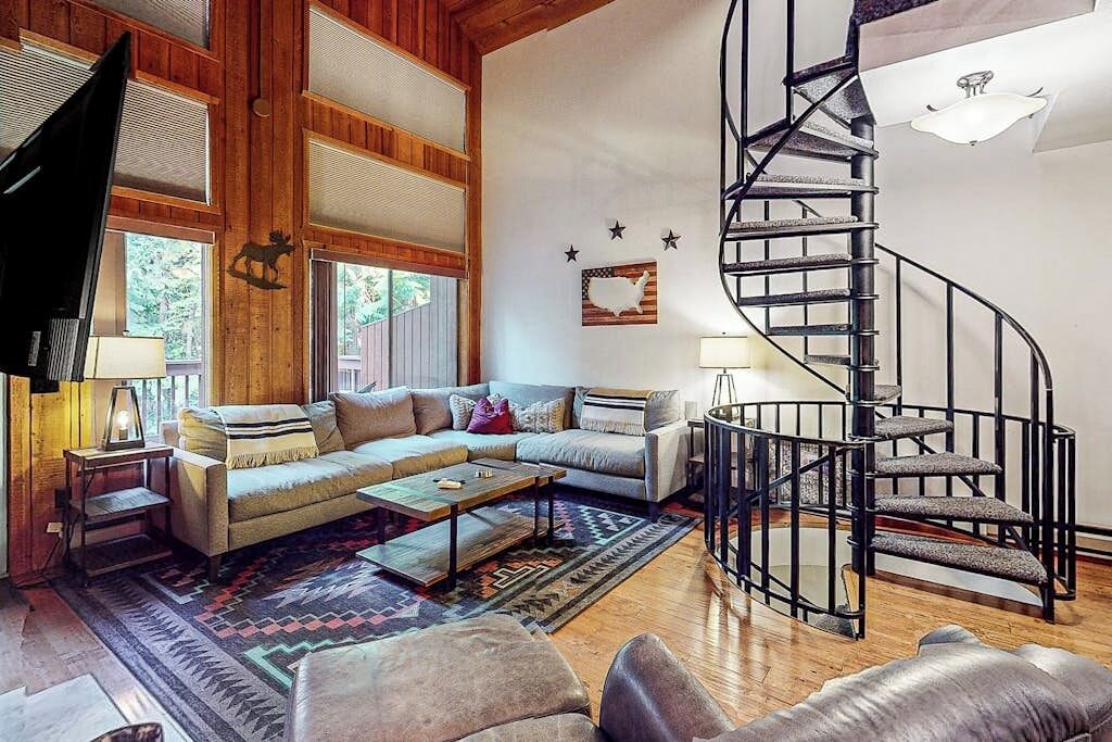 Charming Condo With Lake Access, Shared Pools And Hot Tub, Wifi, And Fireplace - Montana