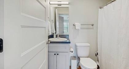 Contemporary Kalispell condo for adventure lovers, pet friendly and WiFi