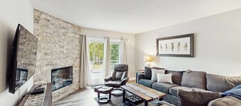 Budget-Friendly Condo, Steps from the New Bear Back Poma
