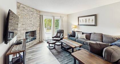 Budget-Friendly Condo, Steps from the New Bear Back Poma