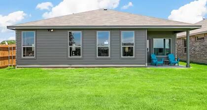 Peaceful house in Crowley perfect for a relaxing getaway